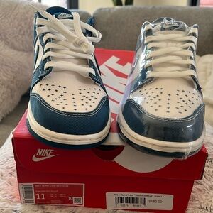 Nike Dunk Low
Industrial Blue Sashiko size 11